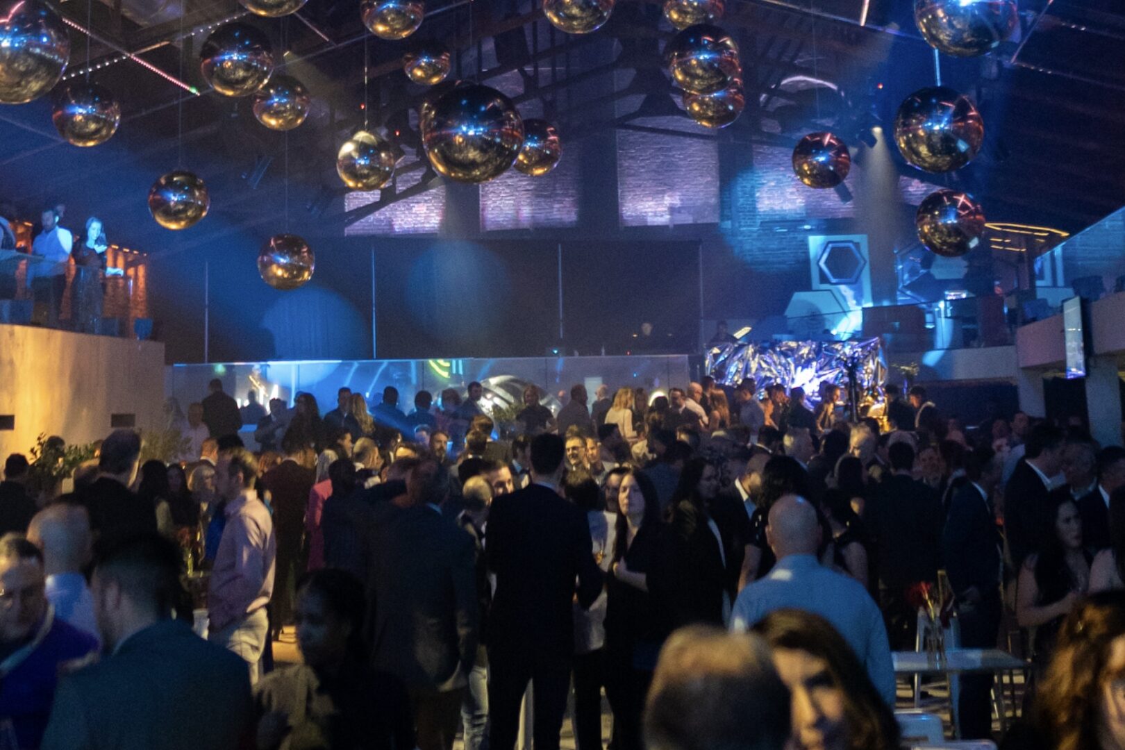 Planification d’événement corporatif d’entreprise clé en main à Montréal, Tremblant ou dans les Laurentides | Turnkey corporate event planning in Montreal, Tremblant or the Laurentians by NICKPROD